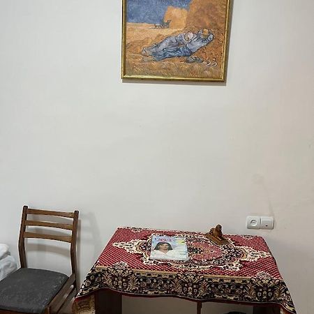 Guest House Saman Garni Bagian luar foto