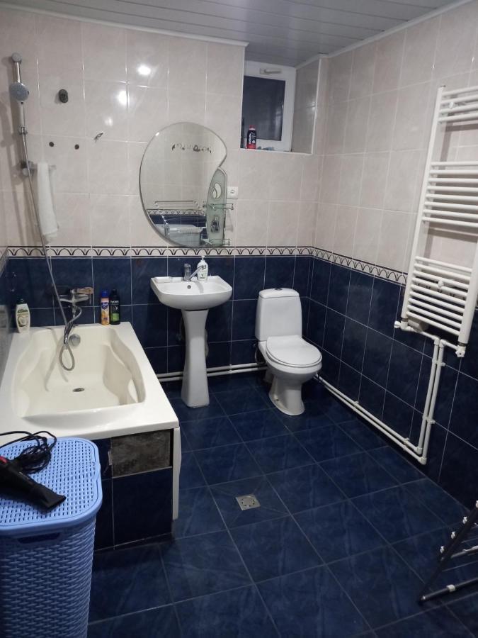 Guest House Saman Garni Bagian luar foto