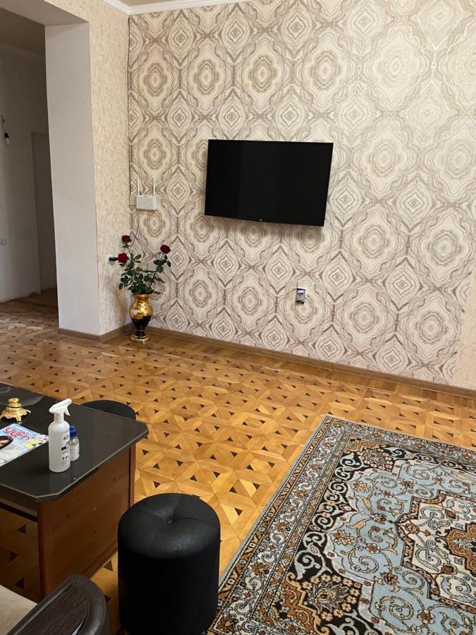 Guest House Saman Garni Bagian luar foto