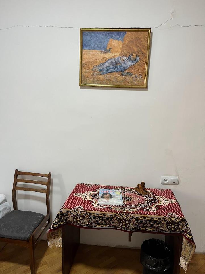 Guest House Saman Garni Bagian luar foto