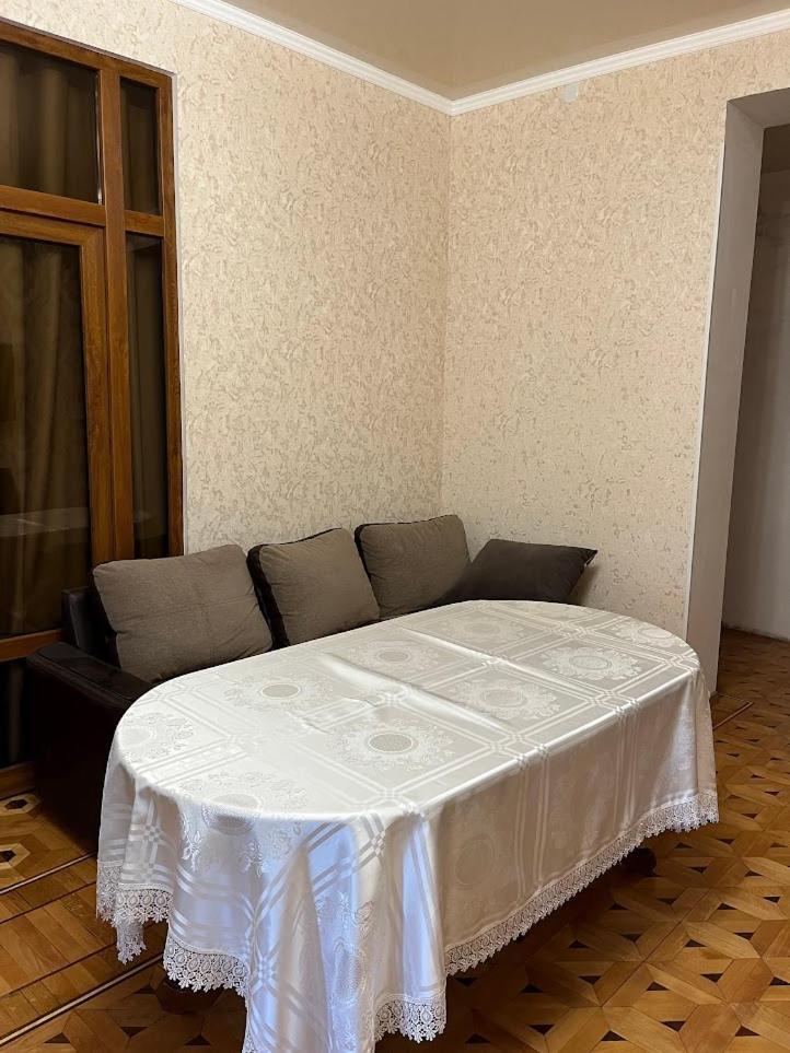 Guest House Saman Garni Bagian luar foto